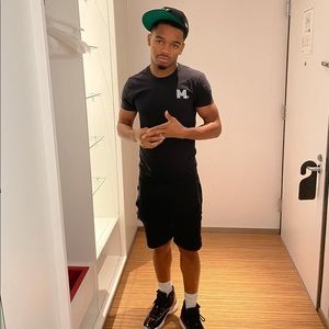 Meet your Posher, Devin